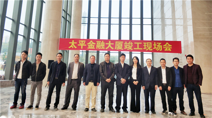 我公司總經(jīng)理黃俊才、副總經(jīng)理任坤、副總經(jīng)理周赤衛(wèi)、技術(shù)負(fù)責(zé)人方興出席竣工現(xiàn)場會.jpg